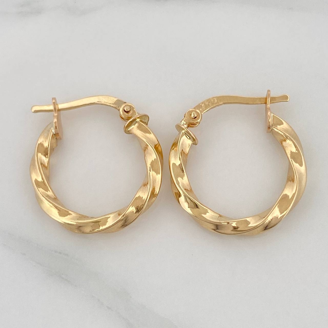 Candongas Kari 1.85 g / 3/4 in Oro Amarillo 18K
