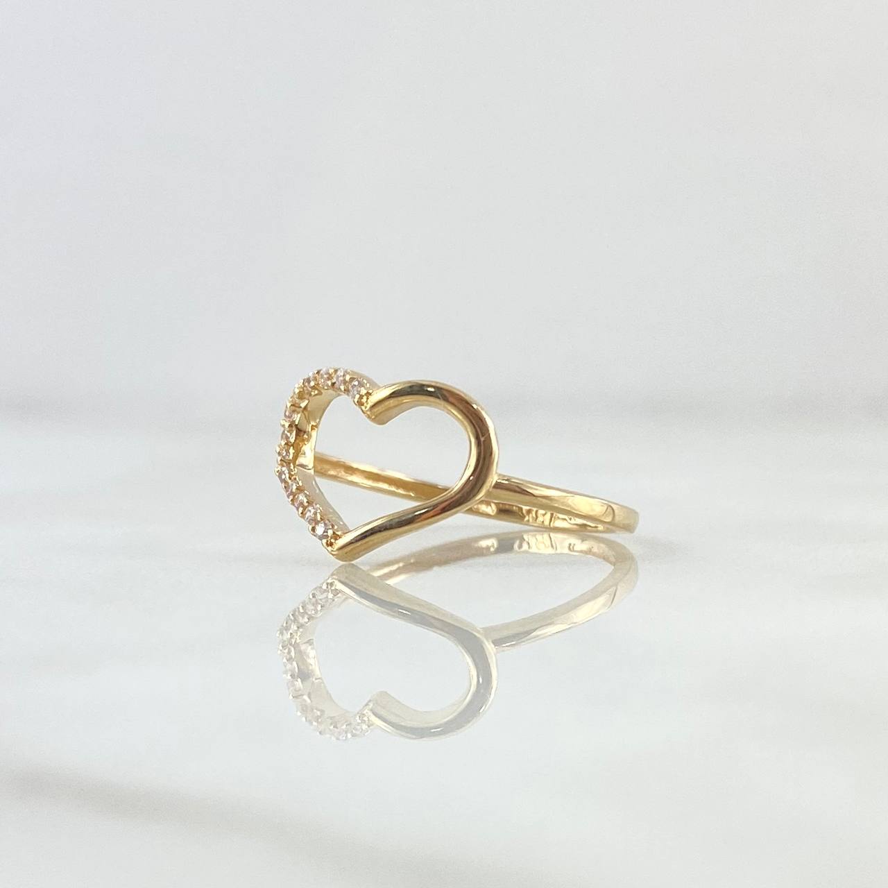Anillo Corazon parcial 1.3gr / T6 / Circones Blancos Oro Amarillo 18K *