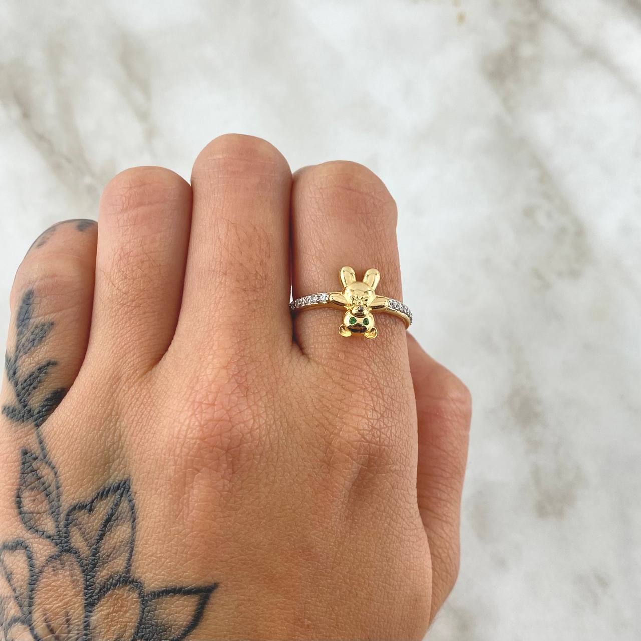 Bear Ring In Half Churumbela 2.45gr / Size 7 / Green Zircon Eyes White Zircons 18K Yellow Gold *
