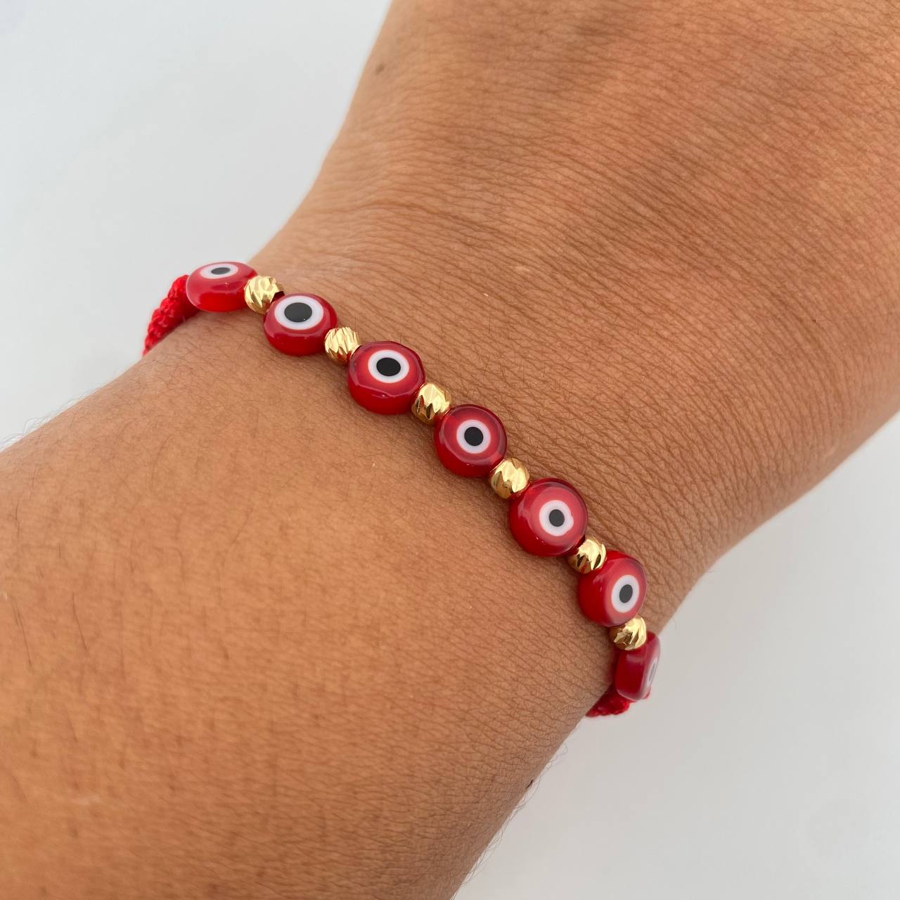 Pulsera Roja Ojo Turco 3mm 6 Und Bolas Diamantadas Oro Amarillo 18K (A.C)