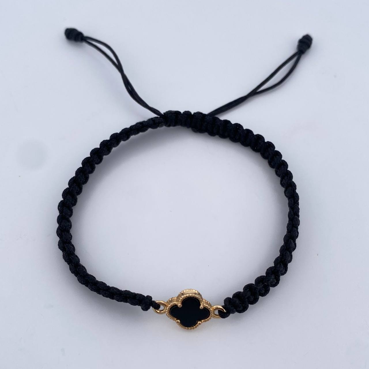 Pulsera Negra Trebol 0.8gr / Onix Negro Oro Amarillo 18K &