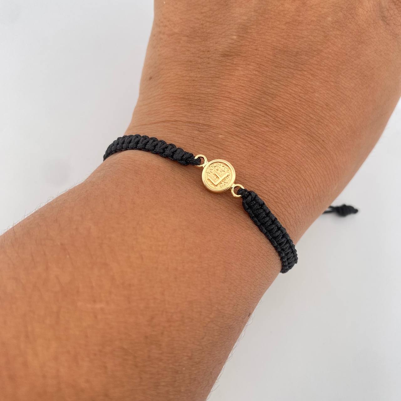 Black Bracelet Letter F 0.4gr / 18K Yellow Gold &