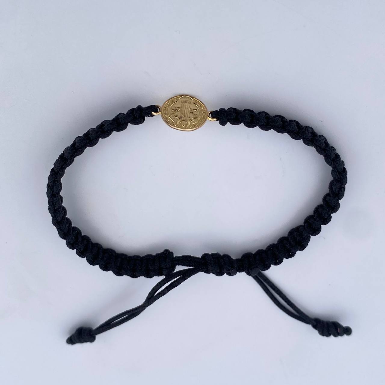 Pulsera Negra San Benito 0.7gr / Oro Amarillo 18K &