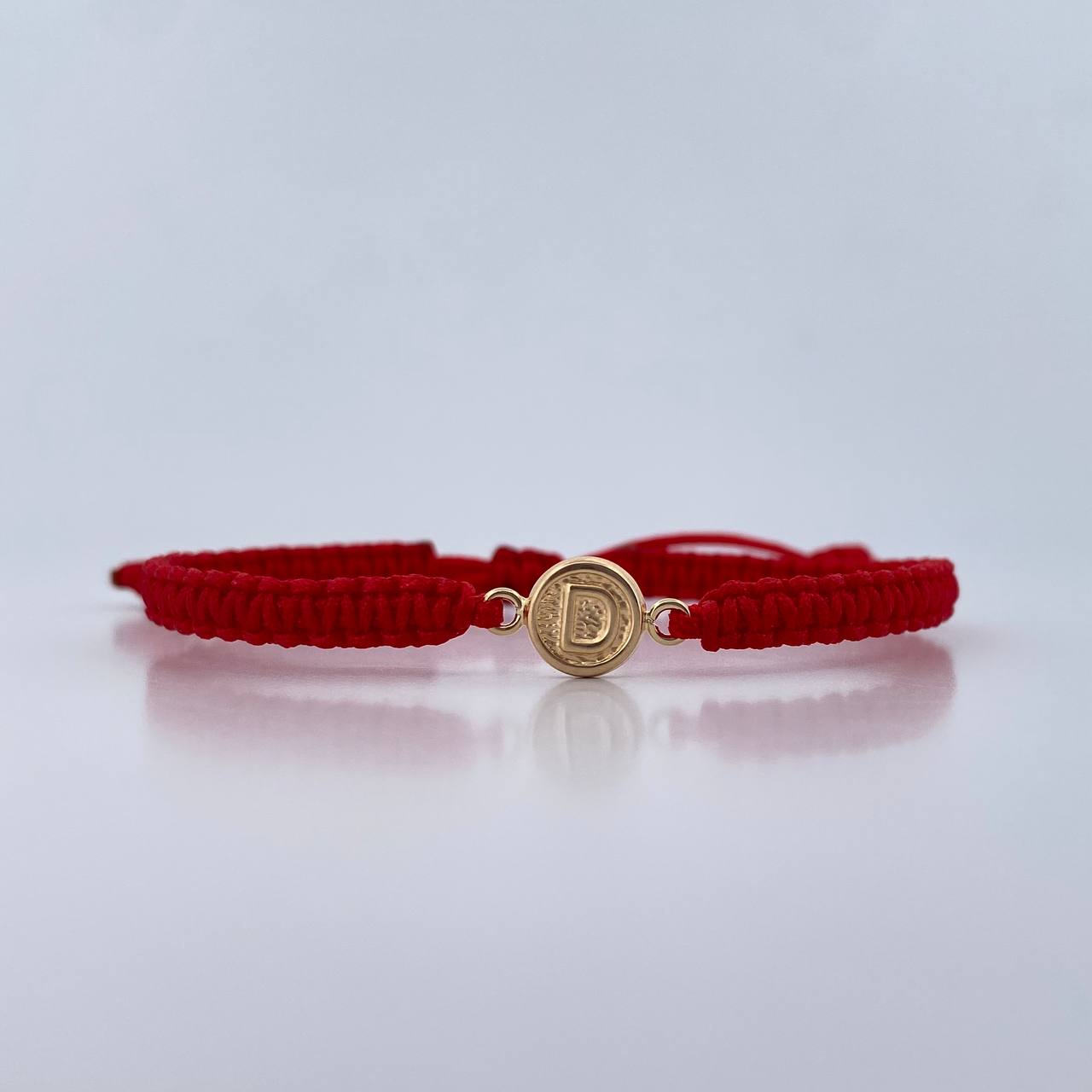 Pulsera Roja Letra D 0.4gr / Oro Amarillo 18K &