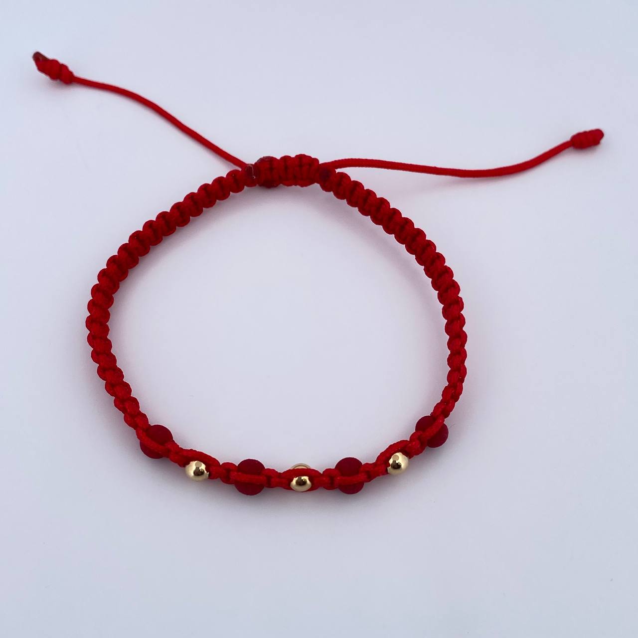 Pulsera Roja 4mm 3 Und Bolas Lisas Neoprenos Oro Amarillo 18K (A.C)