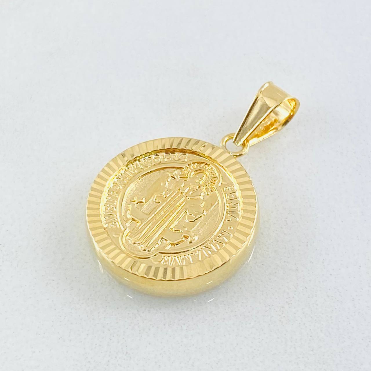 Dije San Benito 1.65gr / 1 in / Oro Amarillo 18K ©