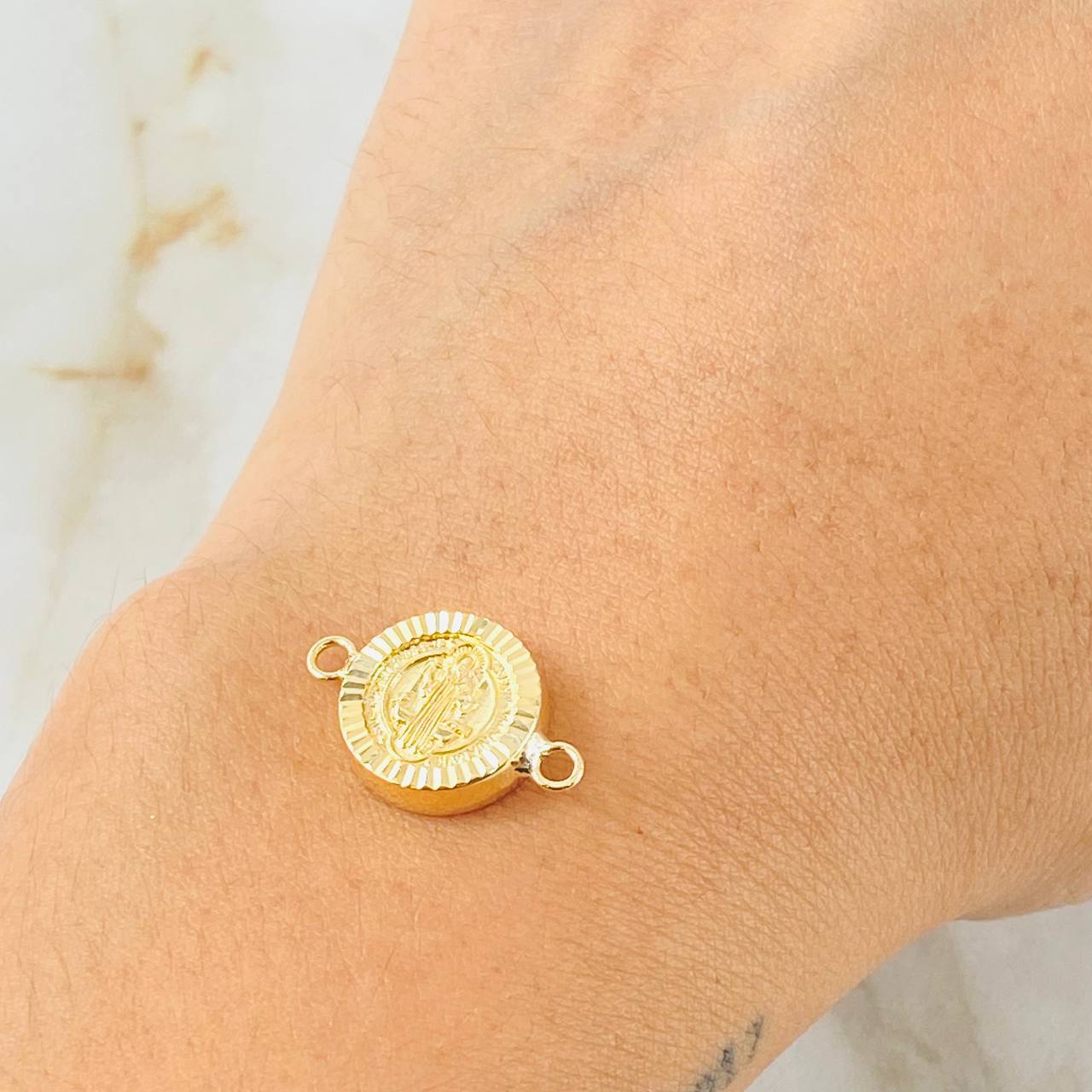 Herraje San Benito 0.75gr / 3/4 in / Oro Amarillo 18K ©