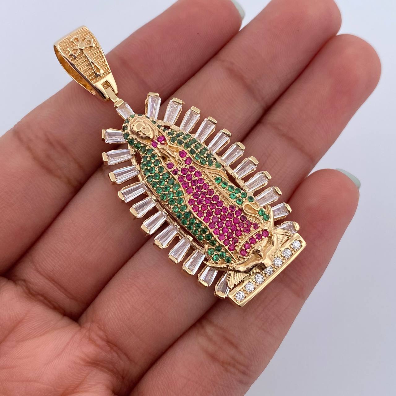 Pendant 11.35gr / 5cm / 18K Gold $