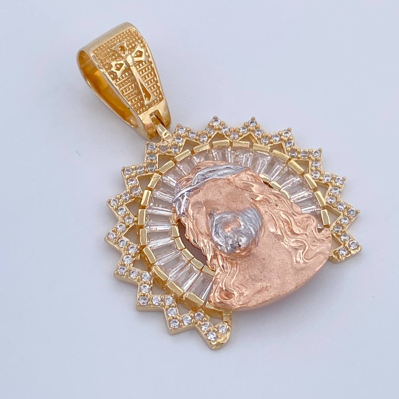 Dije Rostro Cristo 7.95gr / 3.6cm / Oro 18K $