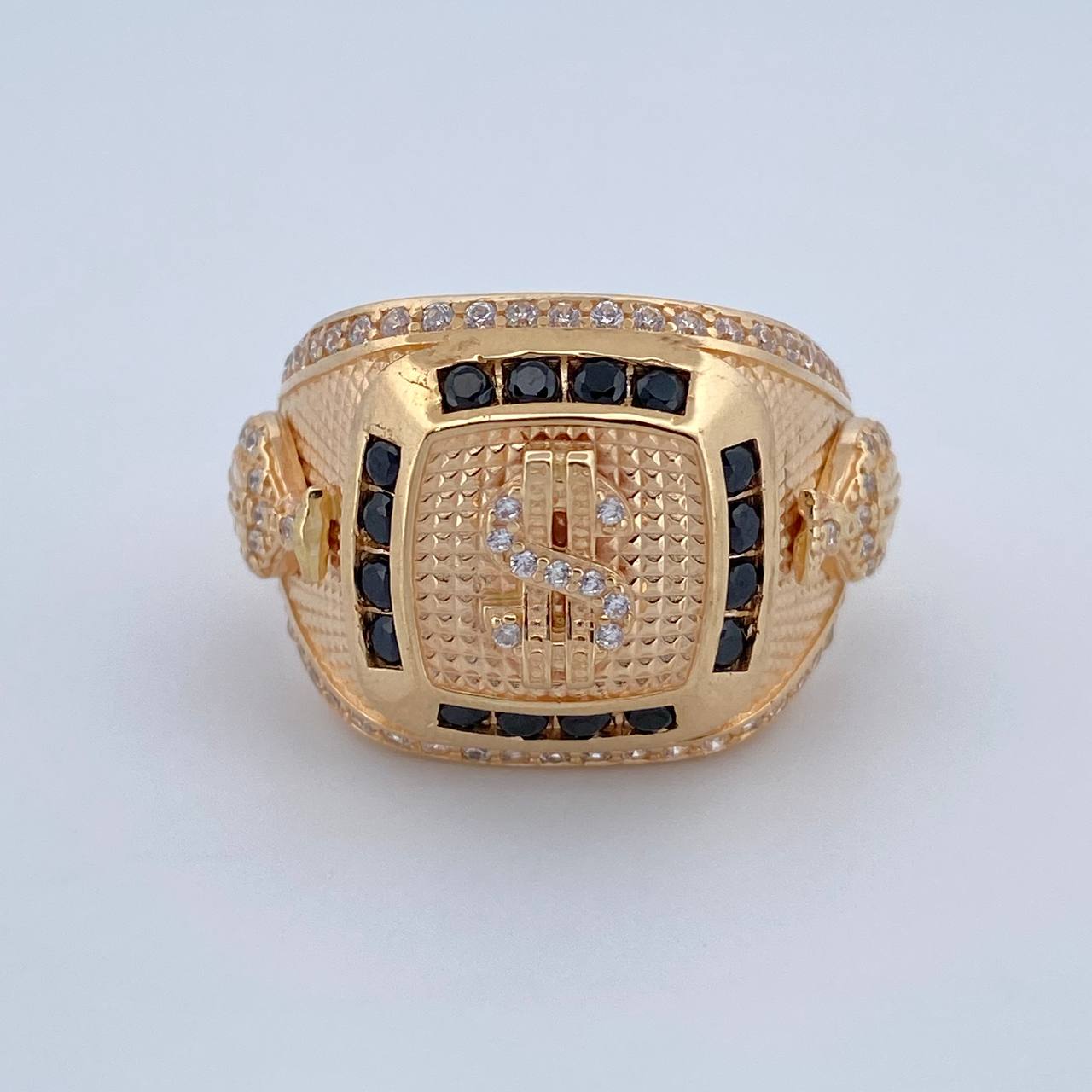 Sign Ring Weight 14.45gr / Size 10 3/4 / 18K Gold $