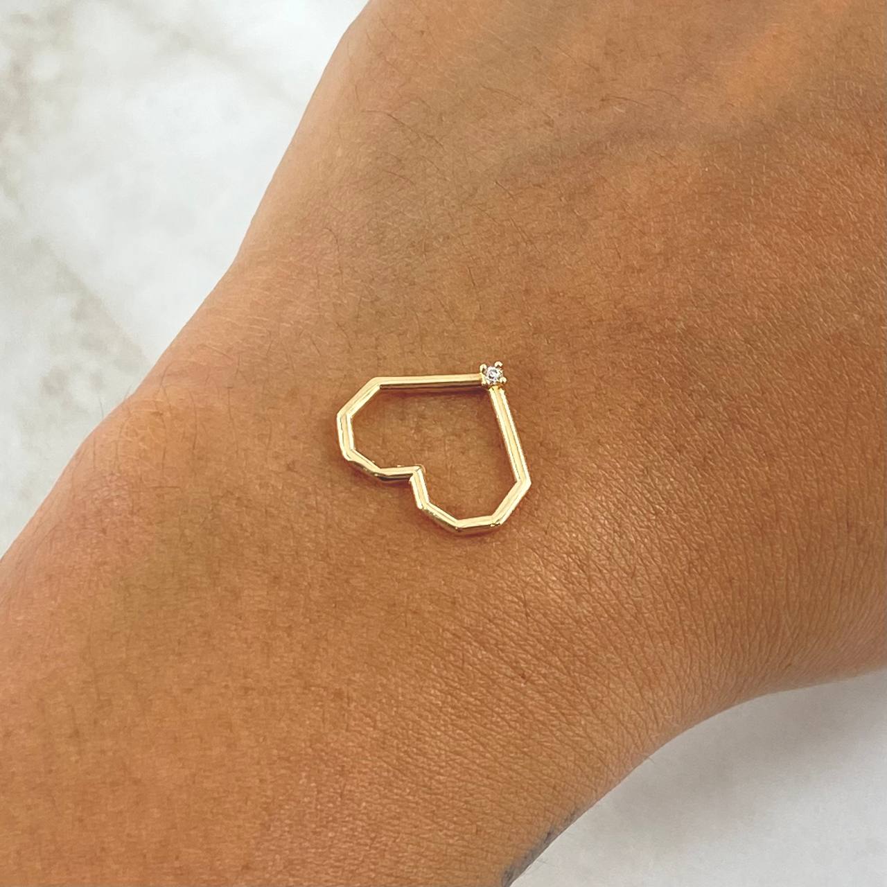 Charm Heart Silhouette 0.95gr / 1.4cm / White Zircon 18K Yellow Gold