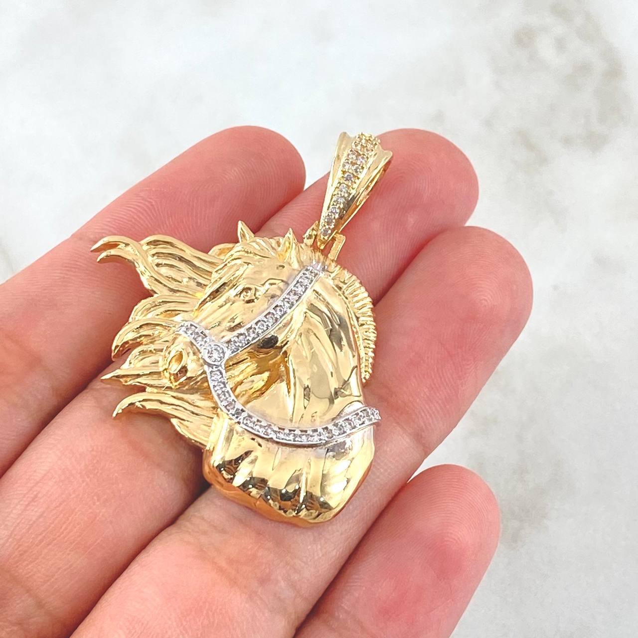 Dije Cabeza Caballo 11.85gr / 4.3cm / Circones Blancos Dos Oros Amarillo Blanco 18K