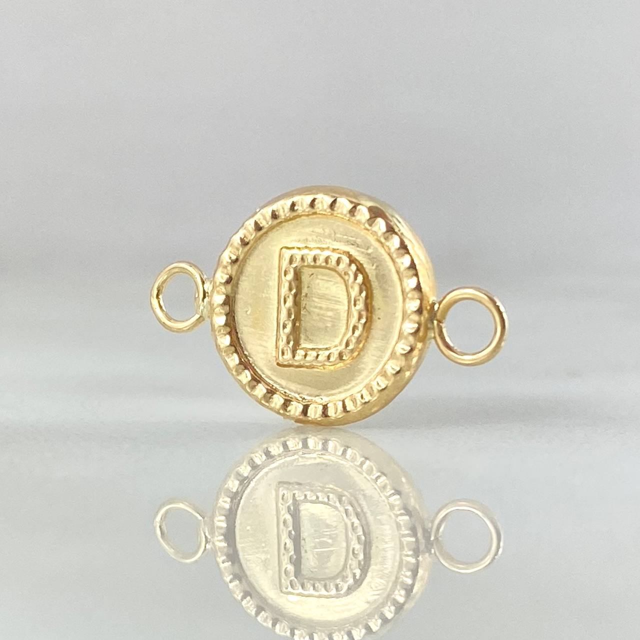 Charm Letter D 0.6gr / 1.7cm / 18K Gold