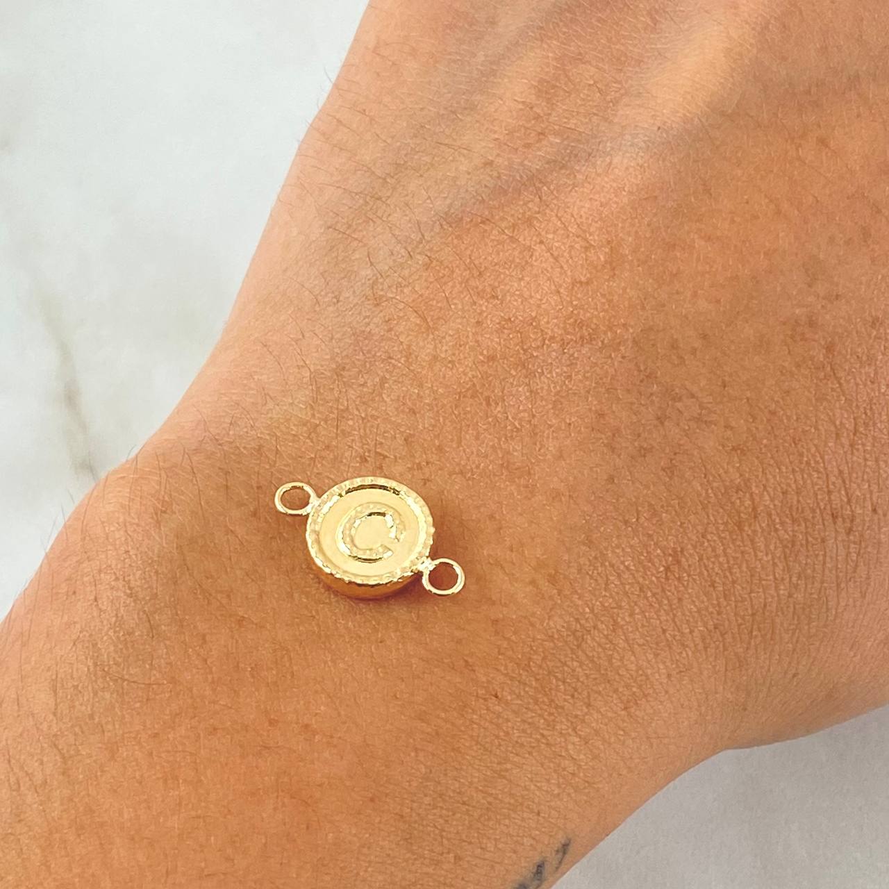 Charm Letter C 0.75gr / 1.7cm / 18K Gold