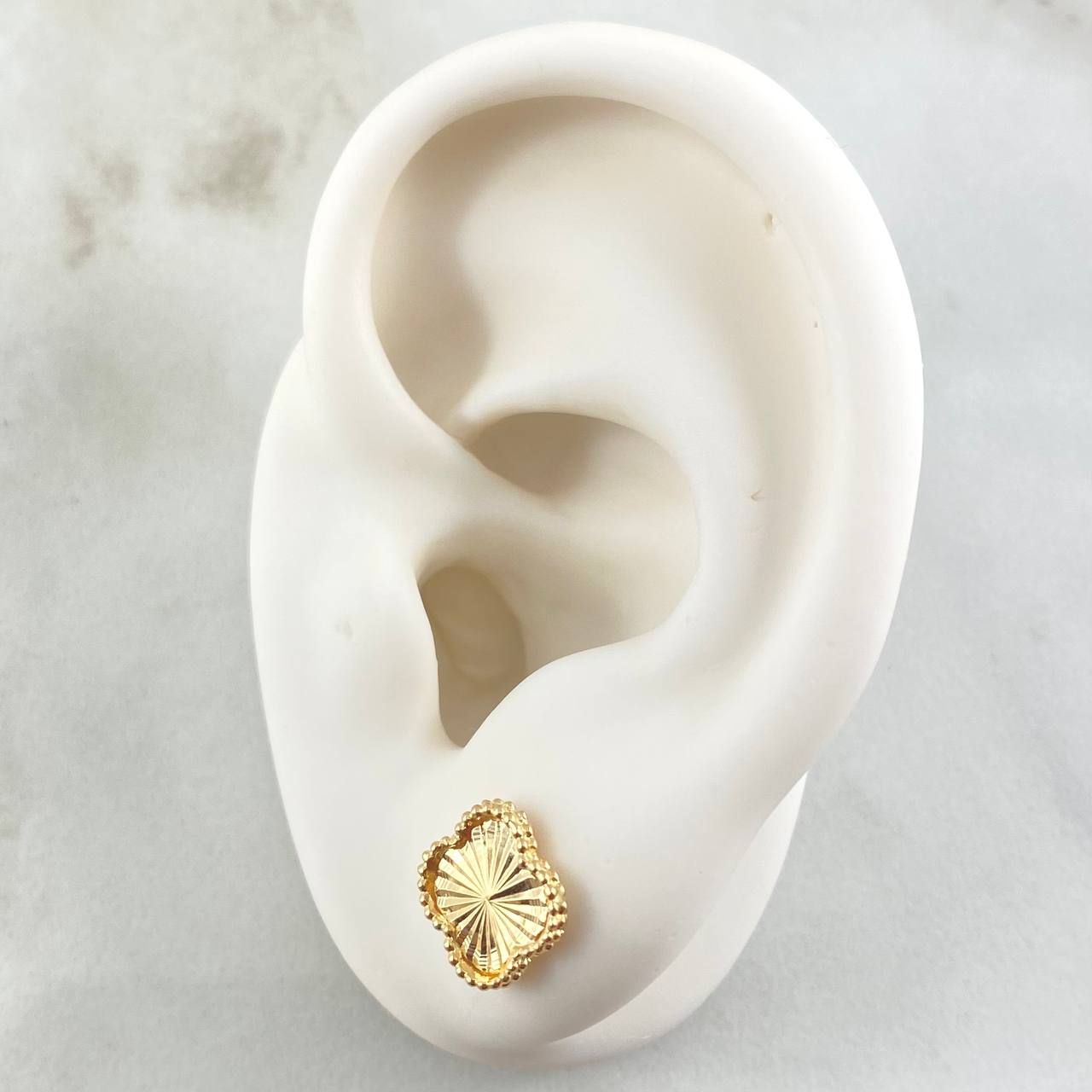 Stud Earrings Clover 1.65gr / 18K Gold *