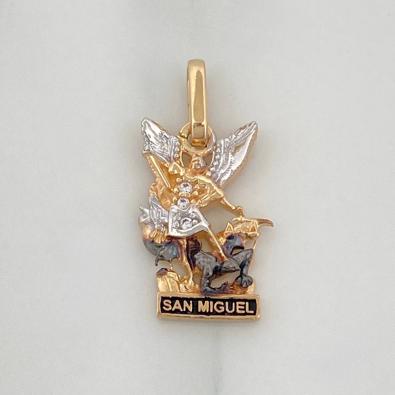 Dije San Miguel Arcangel 1.5 g / 3/4 in Tres Oros 18K