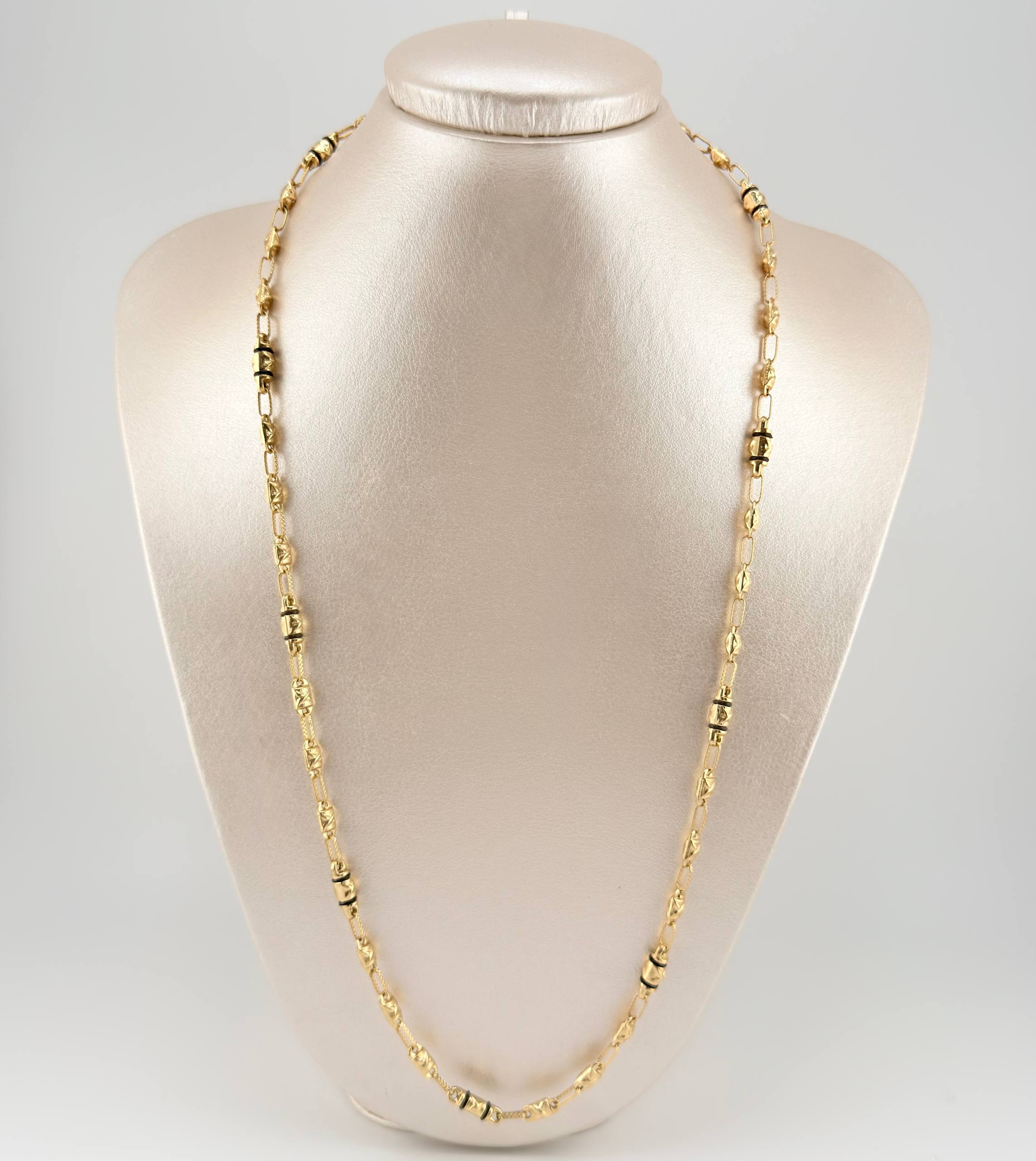 Cadena Rustico Barril Cruzado 3x1 12.5gr / 23 1/2 in / 4mm Oro Amarillo 18K ©