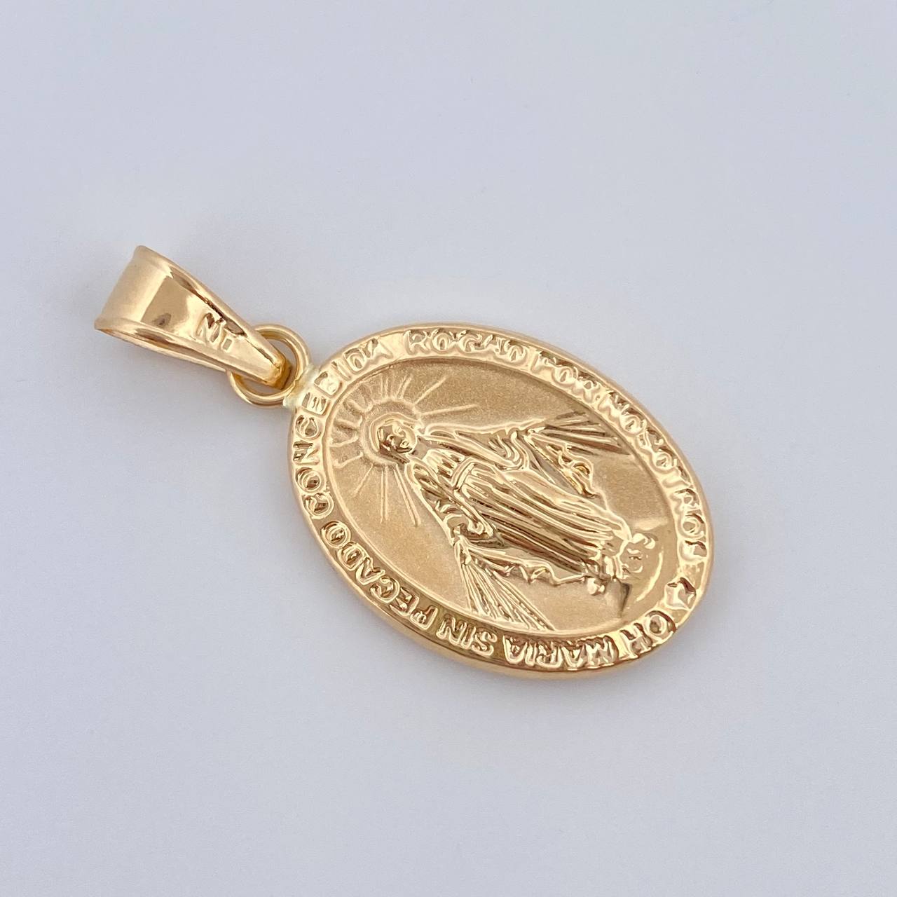Dije Virgen Milagrosa 1.55gr / 3cm / Oro 18K $