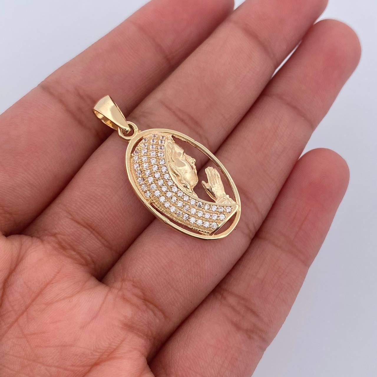 Pendant 2.65gr / 1.3in / 18K Gold $