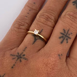 Anillo Solitario 2.45gr / T6 1/4 / Oro 18K &