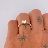 Anillo Solitario Puente 3.45gr / T6 1/4 / Oro 18K &