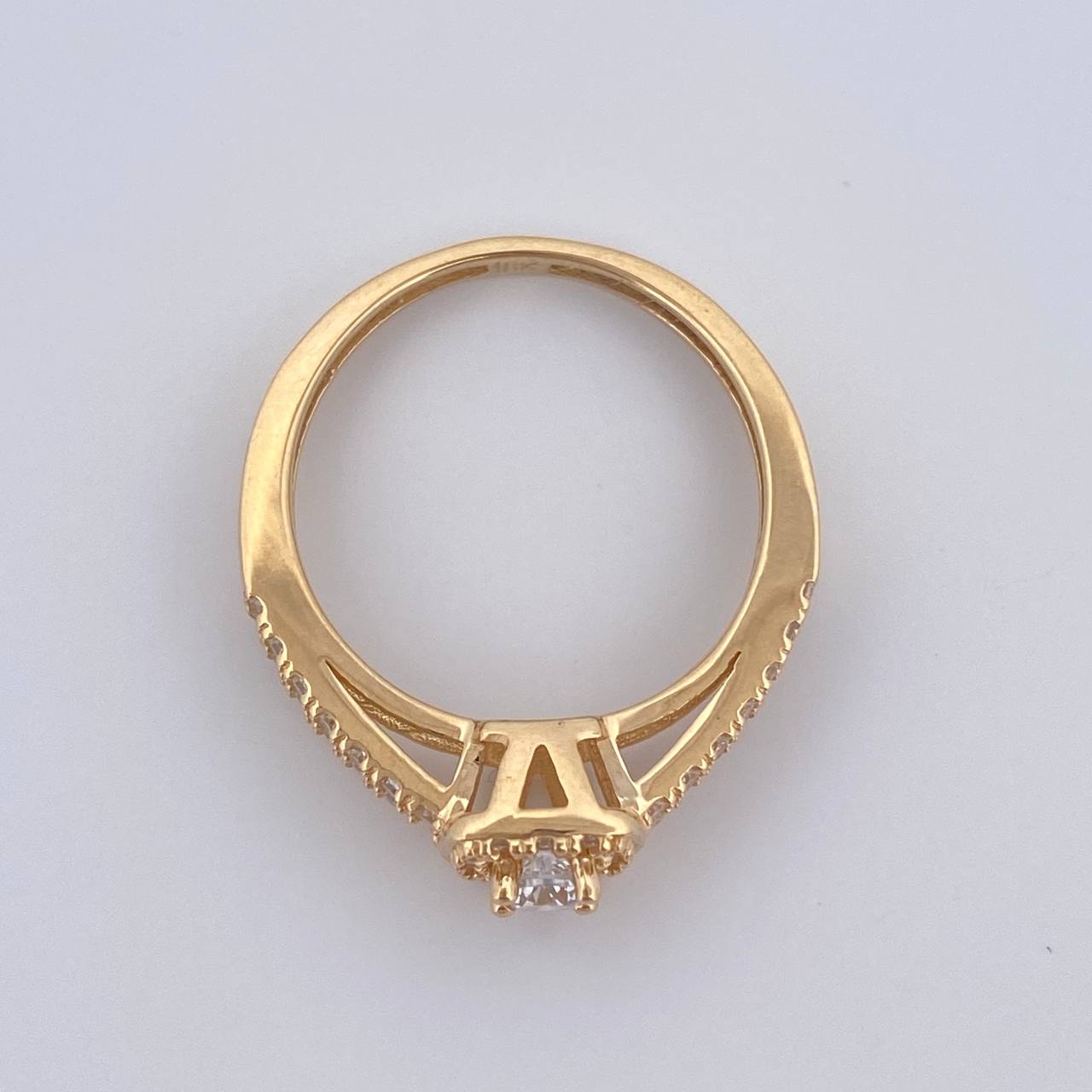 Square Halo Ring 2.45gr / Size 4 3/4 / 18K Gold &