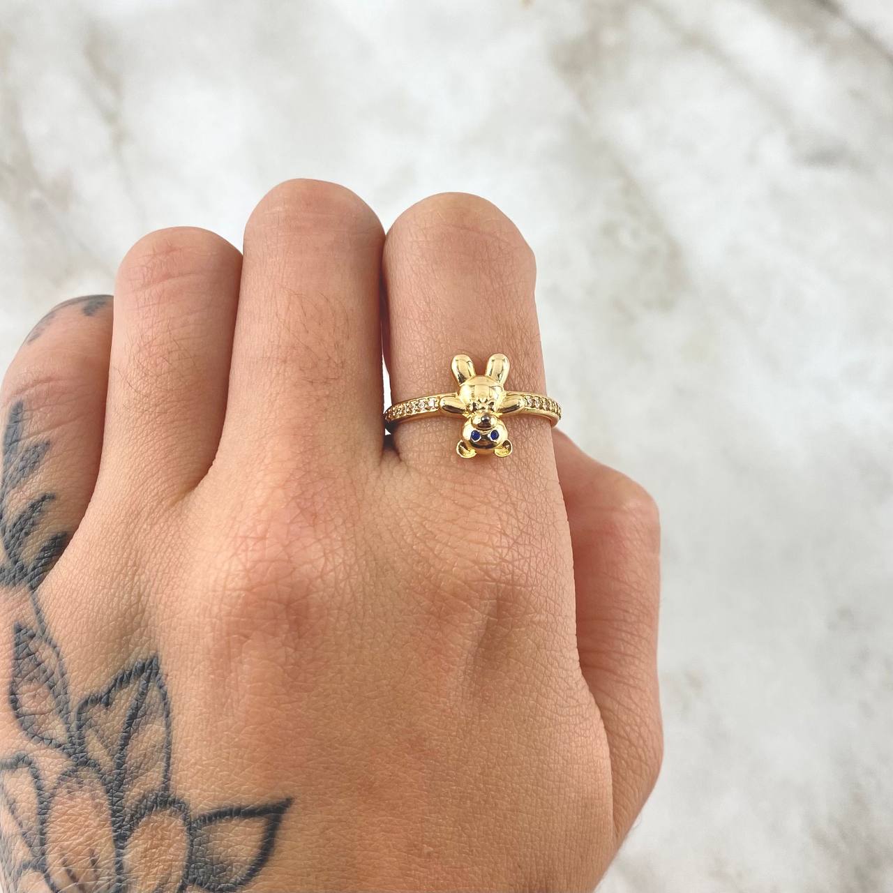 Bear Ring In Half Churumbela 2.4gr / Size 7 1/2 / Blue Zircon Eyes White Zircons 18K Yellow Gold *