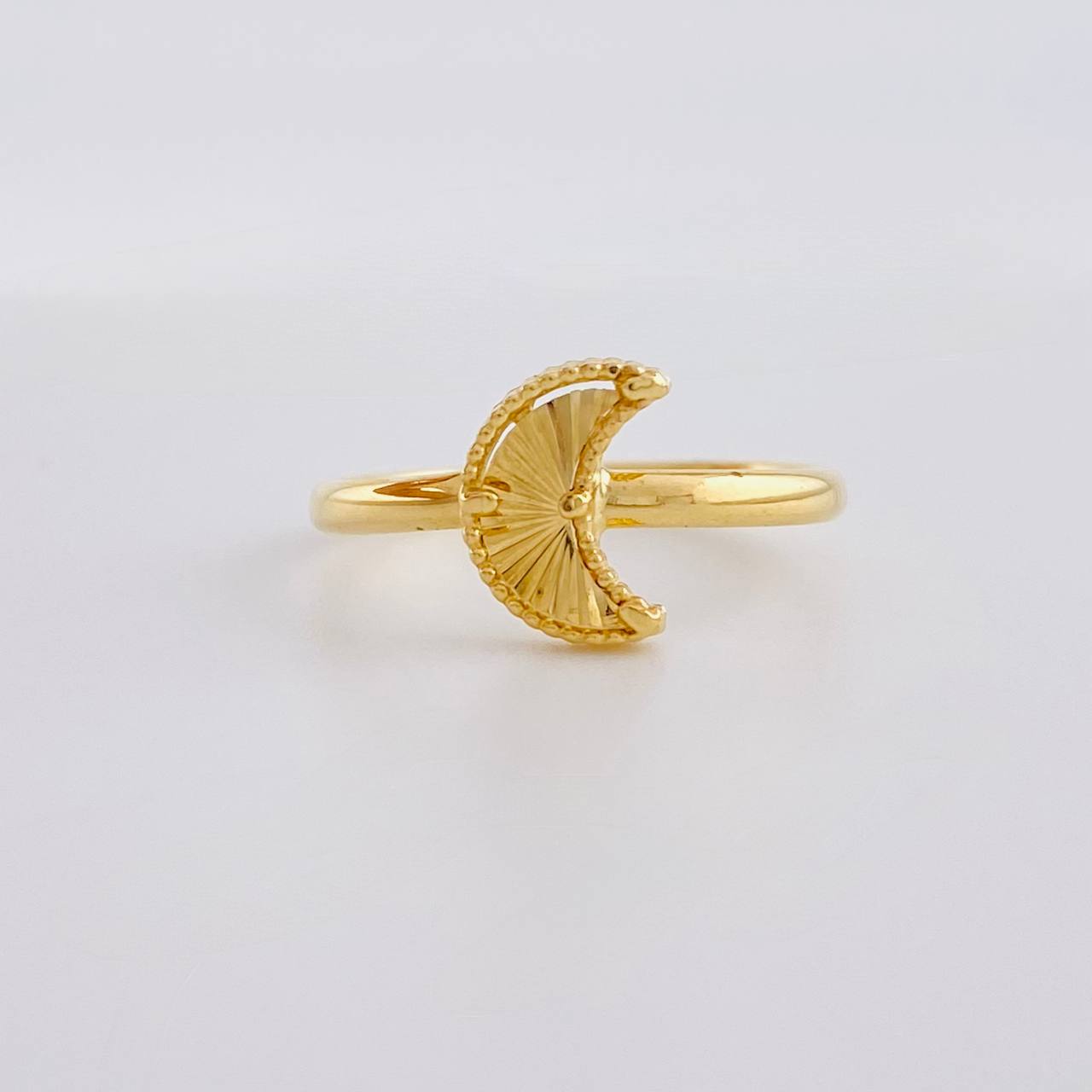 Anillo Luna Diamantado 1.1 g / T7 Oro Amarillo 18K