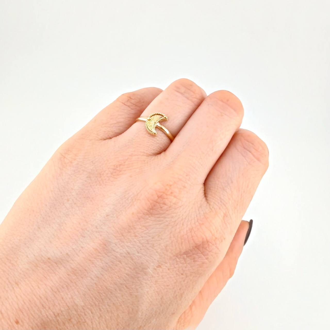 Anillo Luna Diamantado 1.1 g / T7 Oro Amarillo 18K