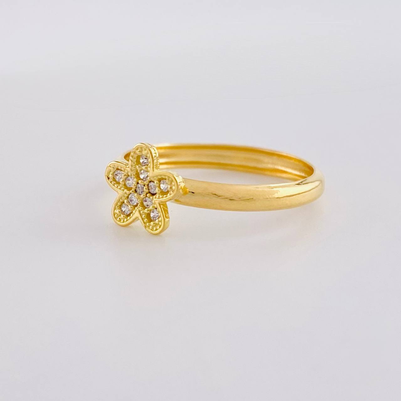 Anillo Flor 0.95 g / T6 3/4 Oro Amarillo 18K