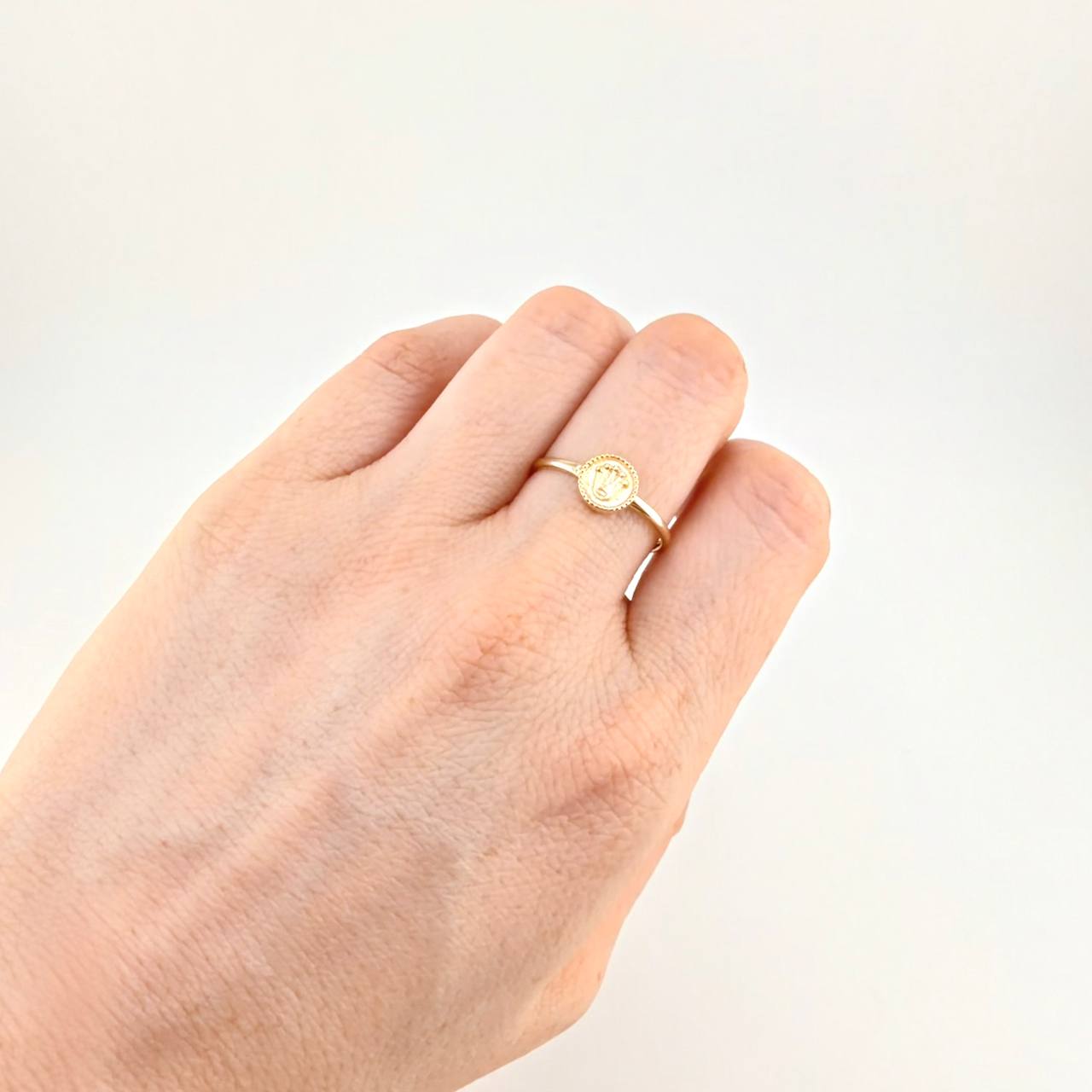 Anillo Sello Corona 0.95 g / T8 1/2 Oro Amarillo 18K