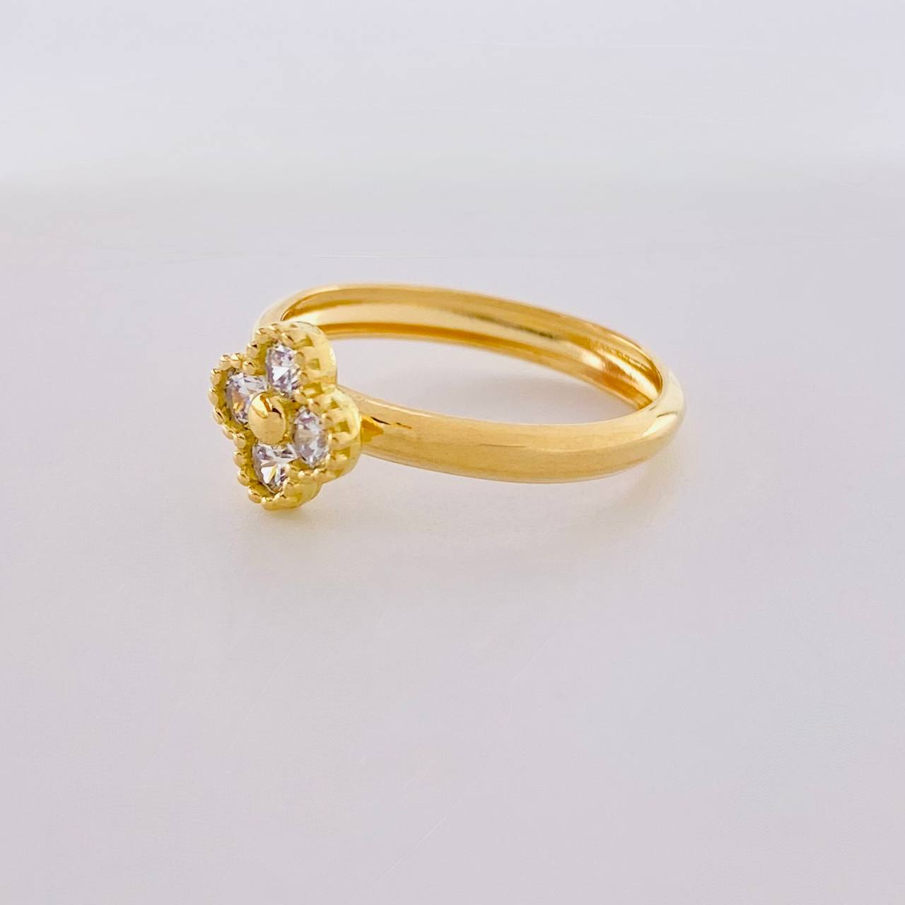 Anillo Trebol Tupido 1.25 g / T5 Oro Amarillo 18K