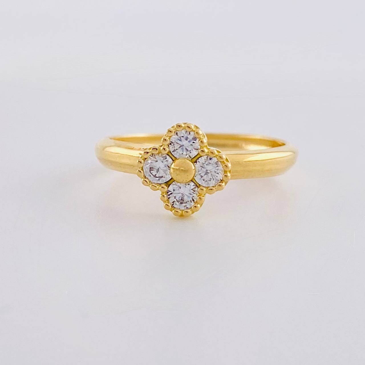 Anillo Trebol Tupido 1.25 g / T5 Oro Amarillo 18K