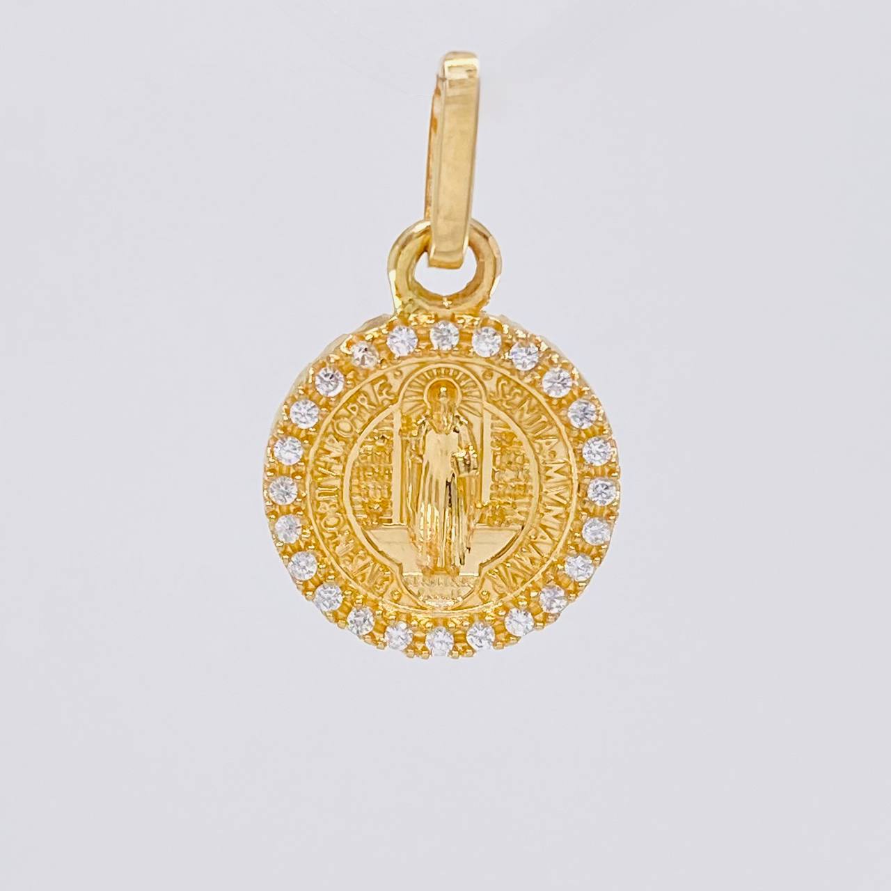 Dije Medalla San Benito Doble Faz 2.05 g / 3/4 in Oro Amarillo 18K