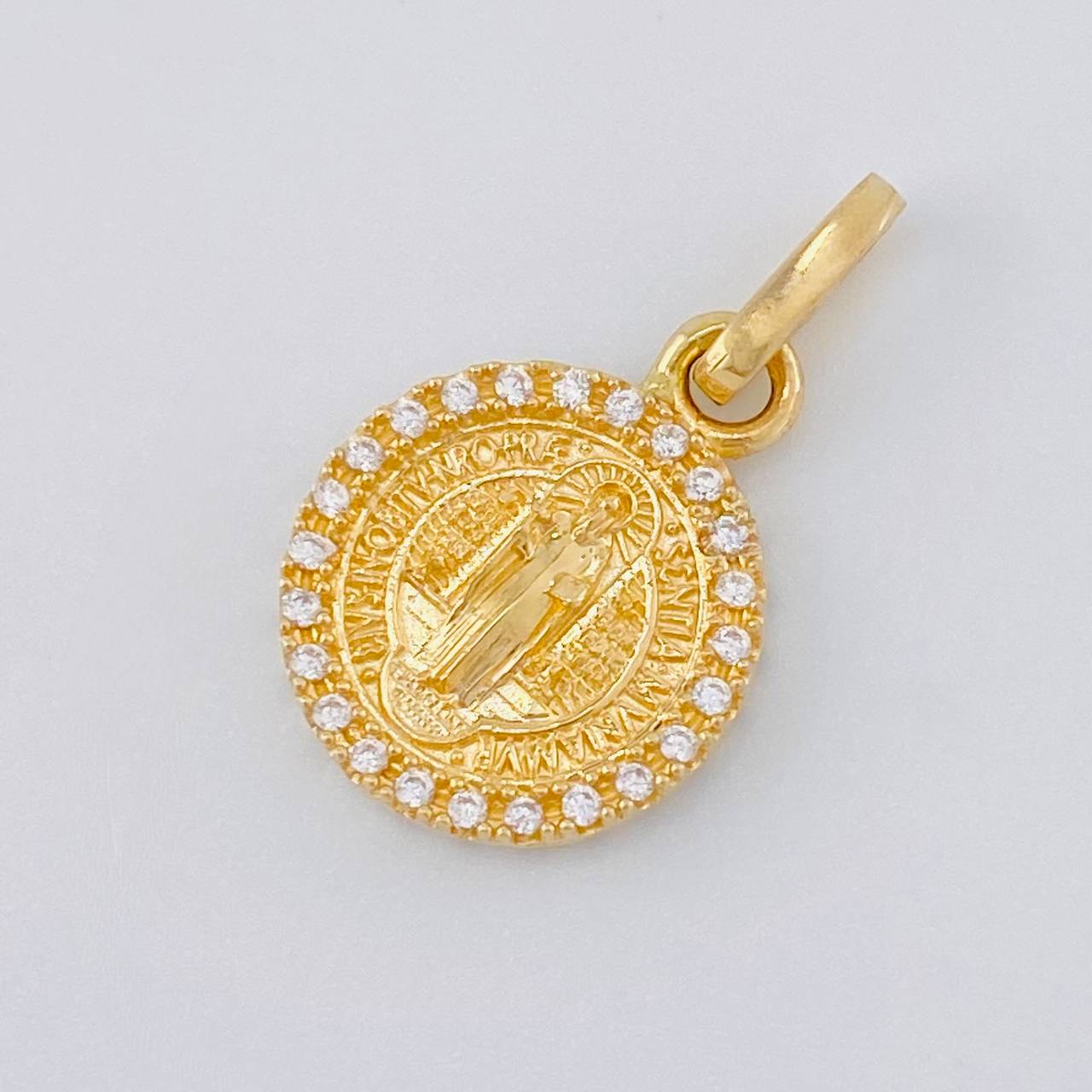 Dije Medalla San Benito Doble Faz 2.05 g / 3/4 in Oro Amarillo 18K