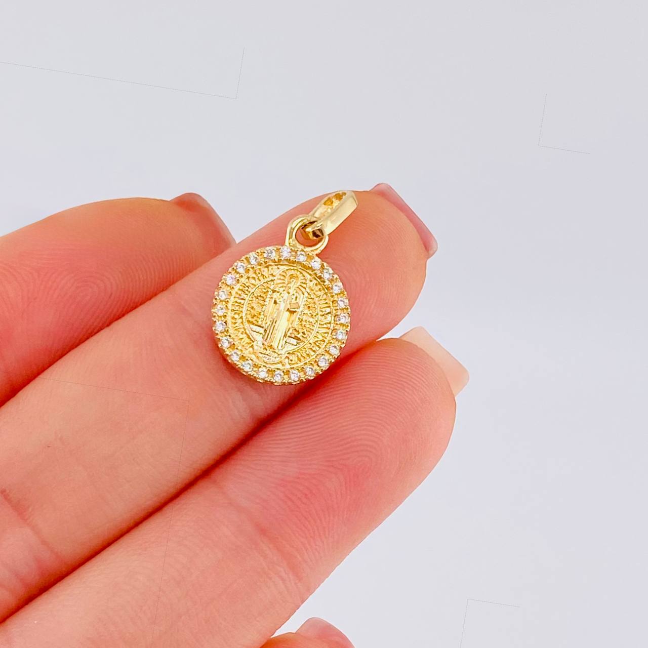 Dije Medalla San Benito Doble Faz 2.05 g / 3/4 in Oro Amarillo 18K