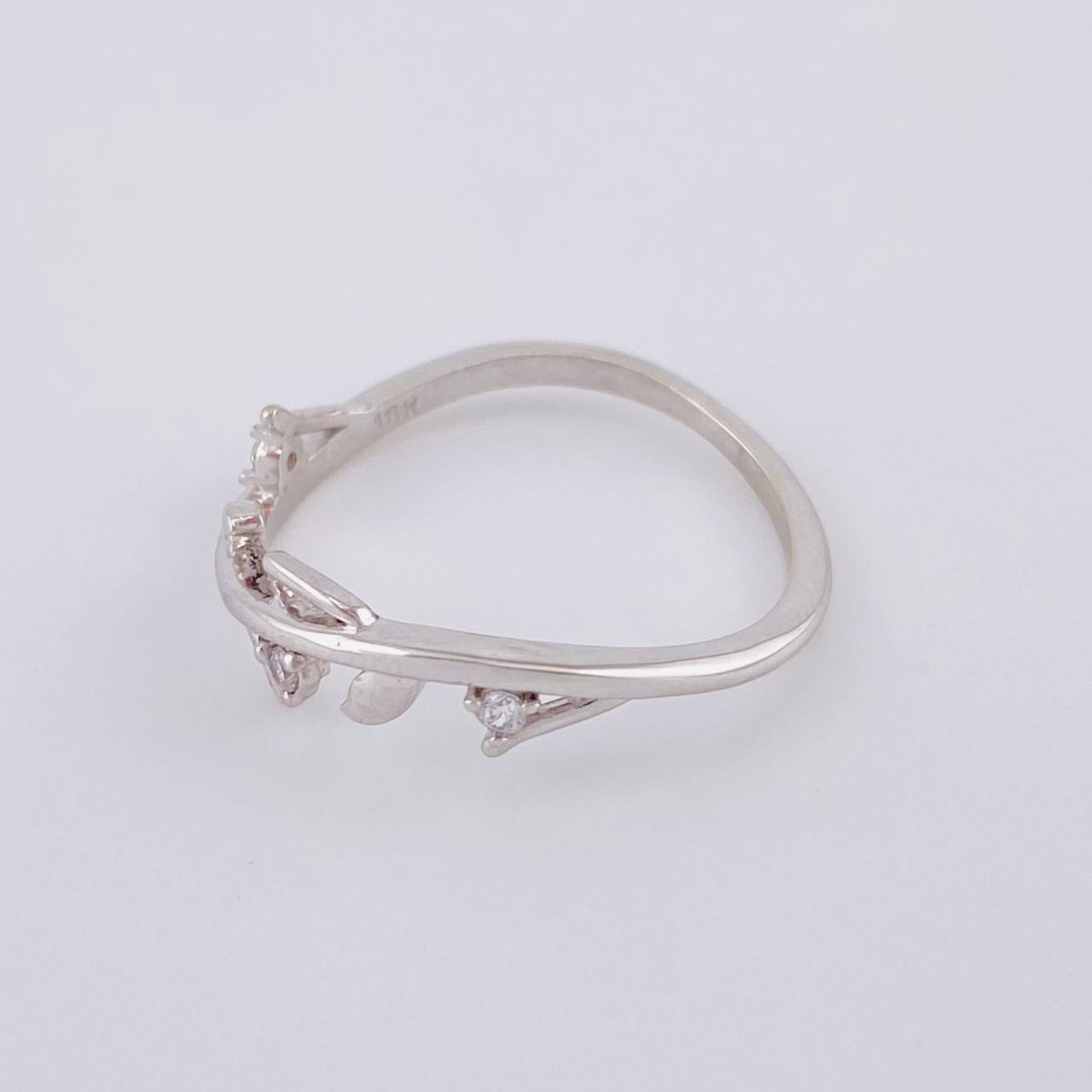 Anillo Ramillete Hojas 1.9 g / T6 Oro Blanco 18K