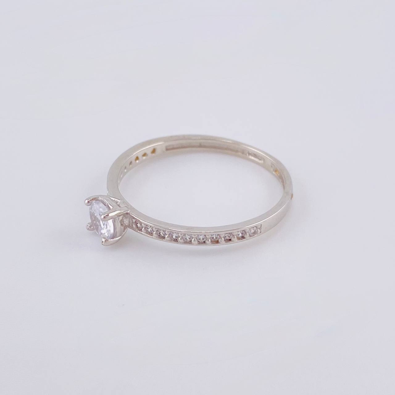 Solitaire Ring 1.5 g / T6 18K White Gold