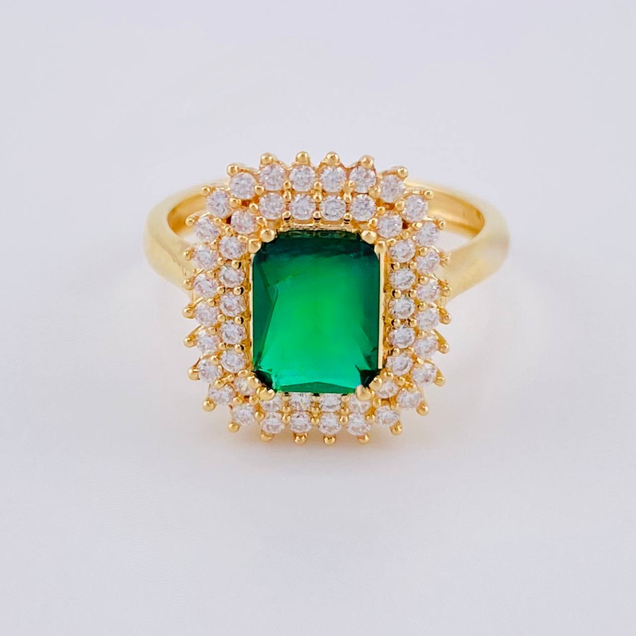 Anillo Solitario Halo Tupido 4.2 g / T6 Oro Amarillo 18K