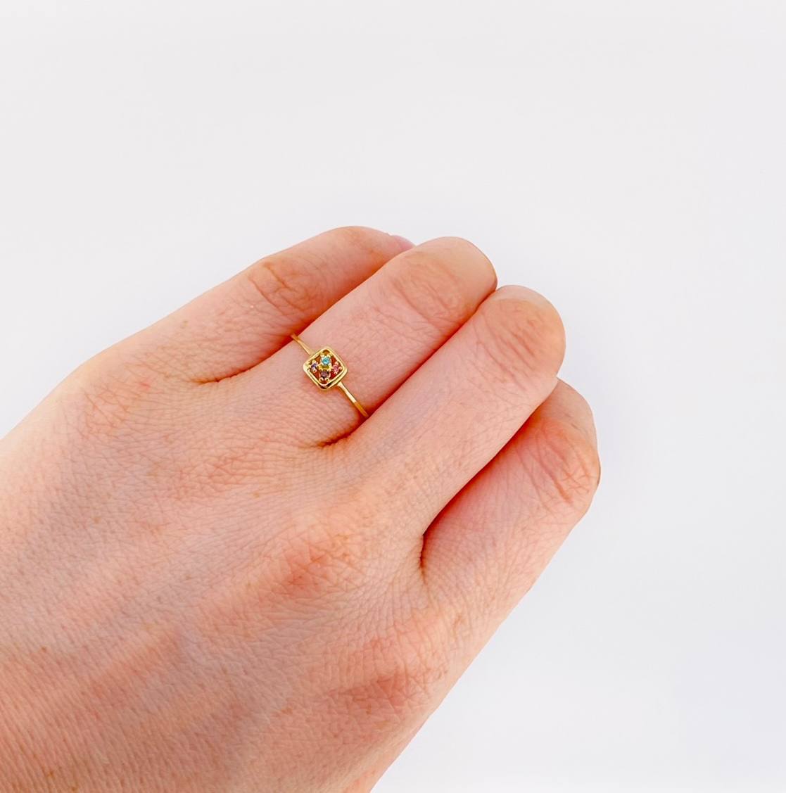 Triqui Frame Ring 0.9 g / T7 18K White Gold