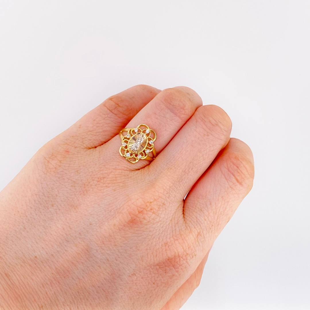 Virgin Bardera Ring 2.2 g / T6 Three Golds 18K