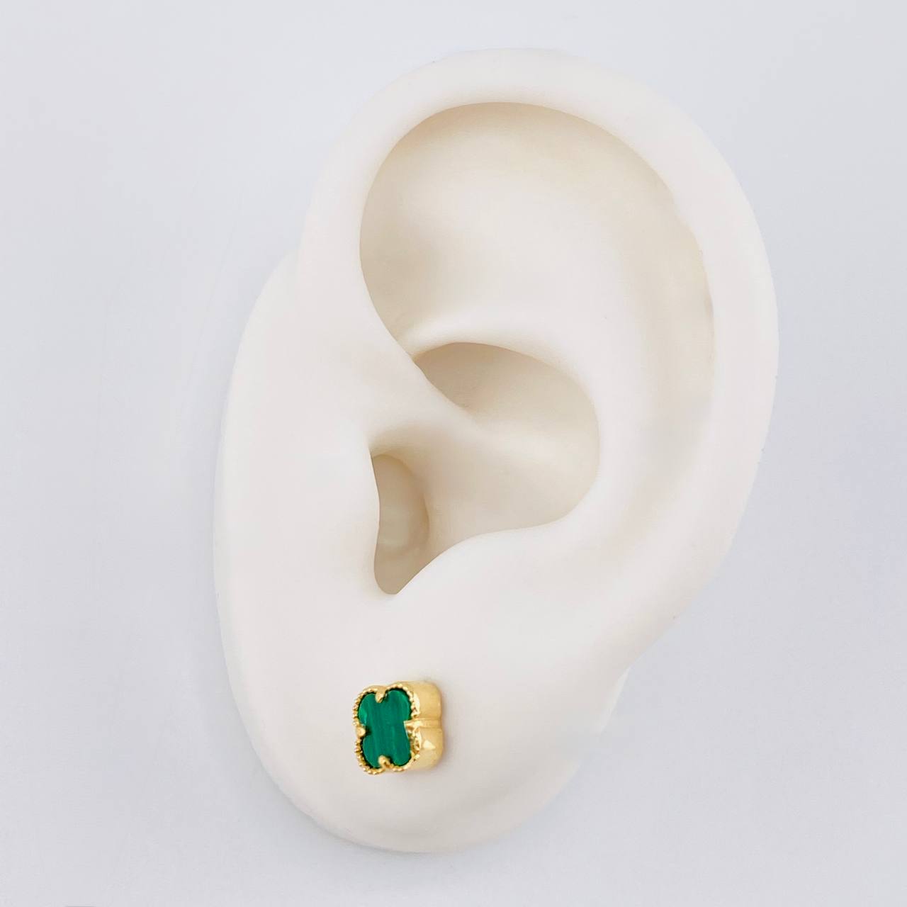 Topos Trebol Malaquita Verde 1.3g / in / 6.2mm Oro Amarillo 18K