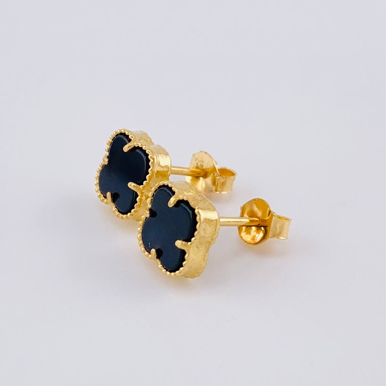 Clover Stud Earrings 2.25 g / in / 8.3 mm 18K Yellow Gold