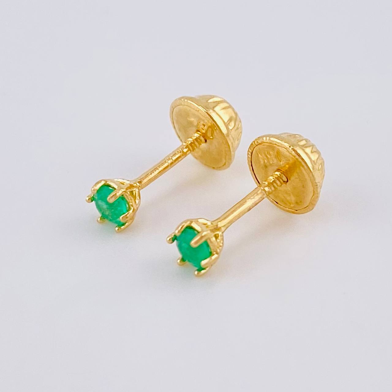 Topos Seis Garras Esmeraldas 6Pts 0.5 g / in / 2.6 mm Oro Amarillo 18K