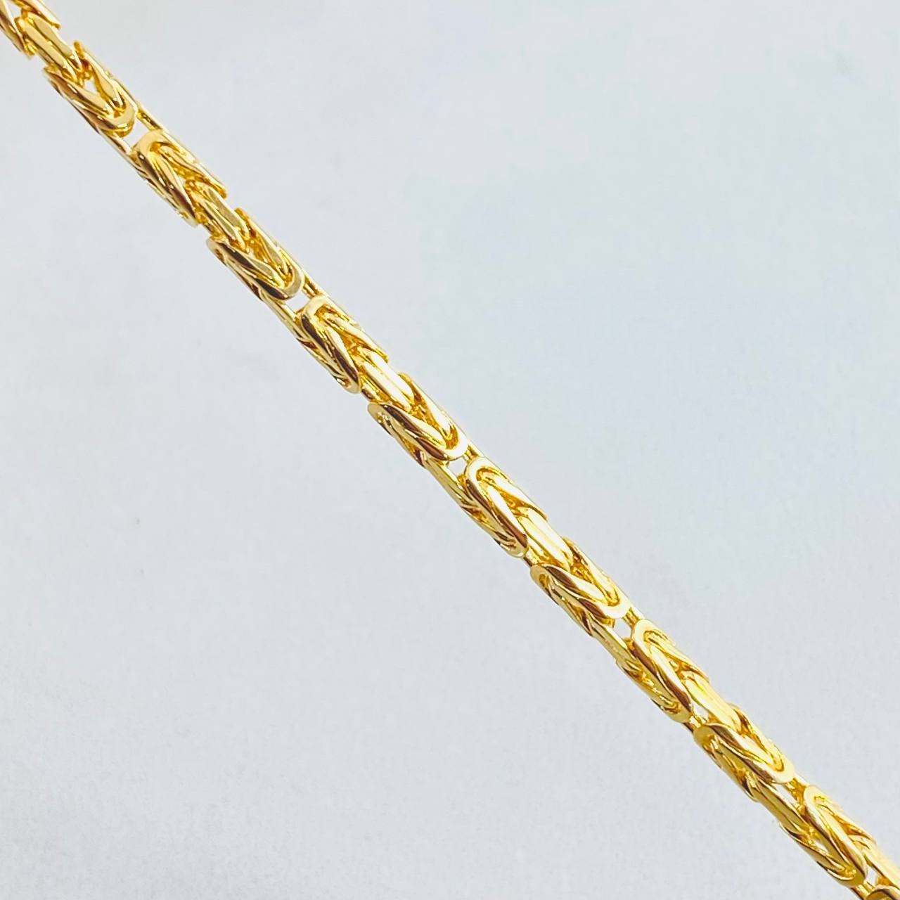 Peruvian Chain 24gr / 23 1/2 in / 18K Gold +3