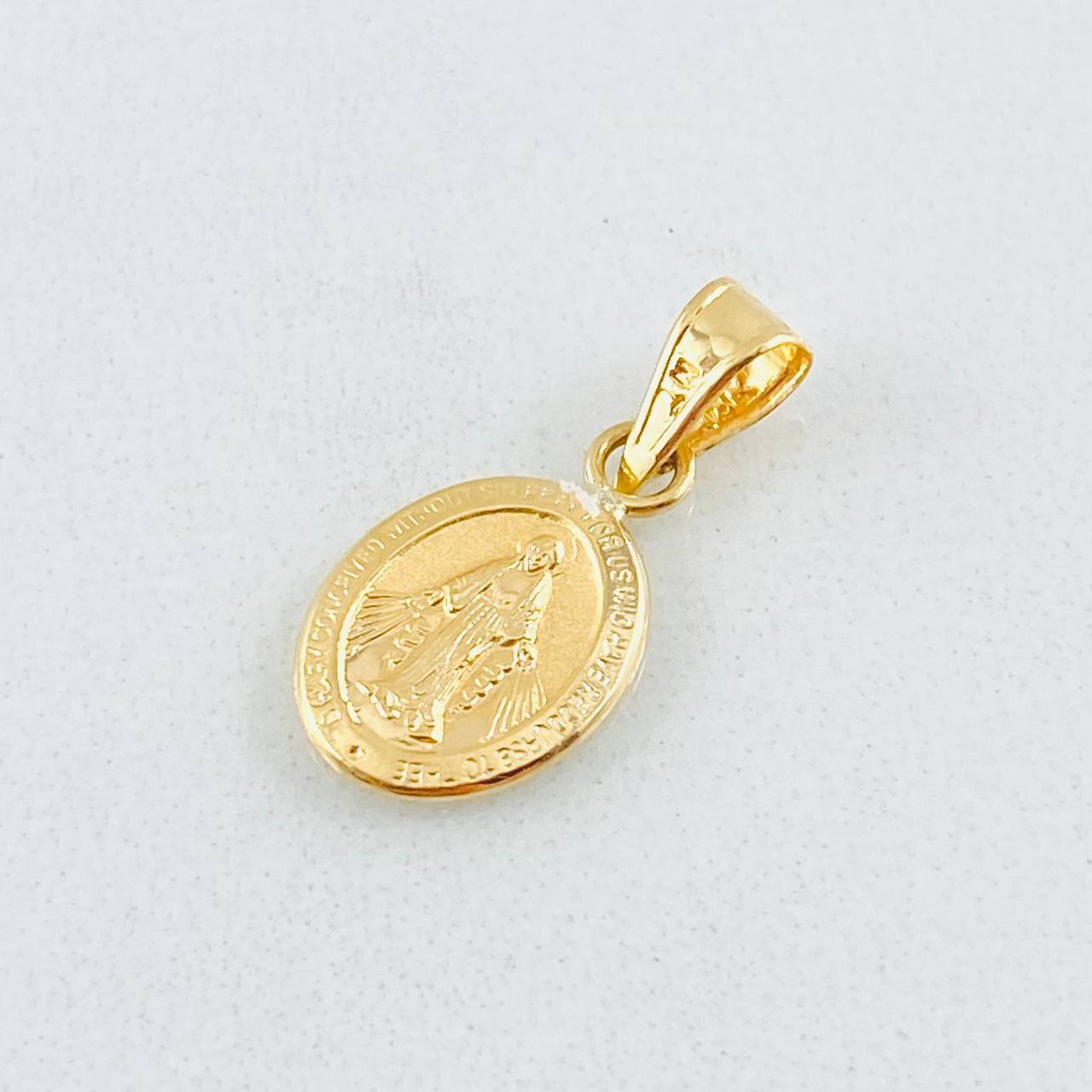 Pendant Virgin Miraculous 0.45gr / 3/4 in / 18K Gold