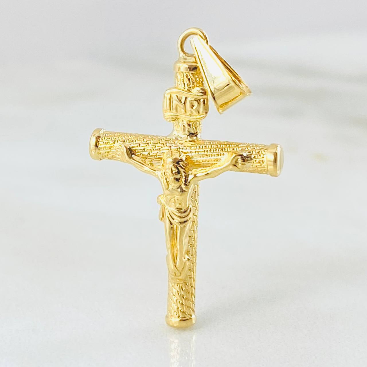 Dije Cruz Cristo 1.25gr / 1 1/2 in / Oro Amarillo 18K