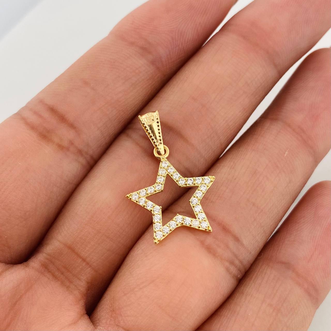 Dije Silueta Estrella 0.95g / 1 in Oro Amarillo 18K
