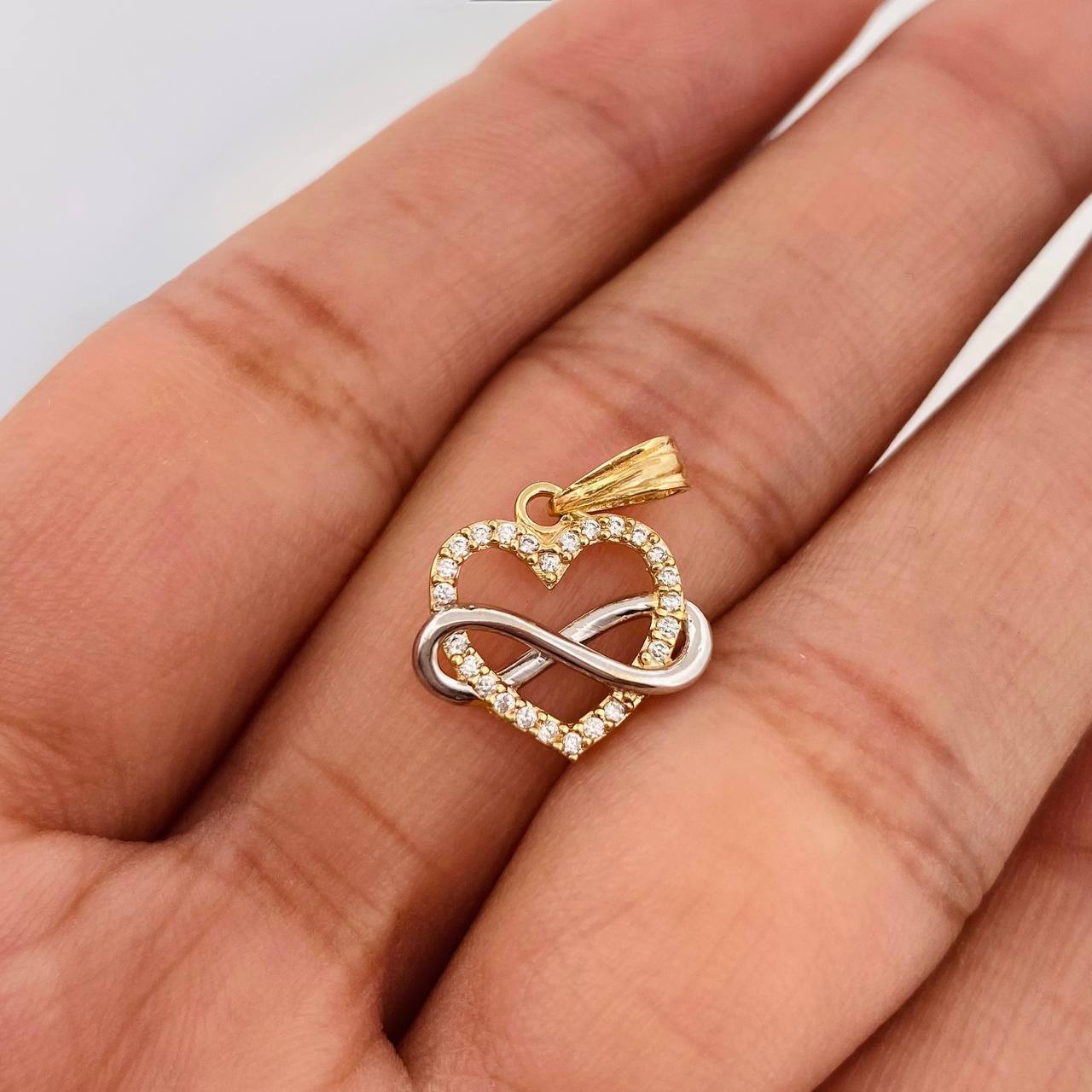 Infinite Heart Pendant 1.35g / 3/4 in Two-Tone Yellow White Gold 18K