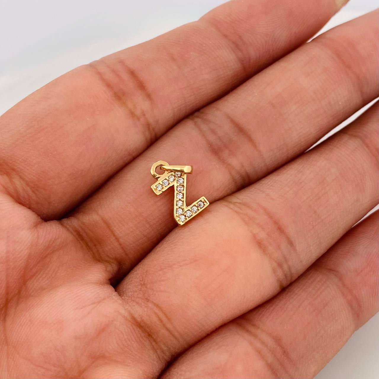 Dije Letra Z 0.7g / 1/2 in Oro Amarillo 18K